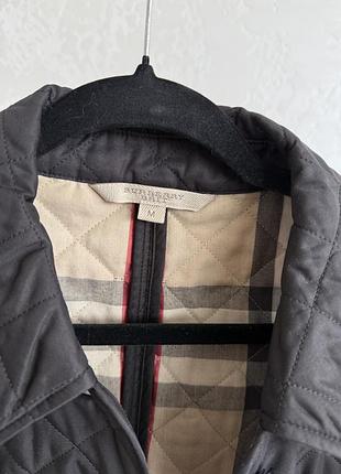 Жіноча стьобана куртка burberry4 фото