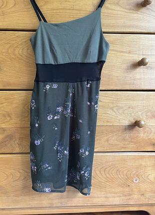 Сукня жіноча, ефектна жіноча міні сукня з мереживом.