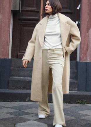Пальто молочне zara