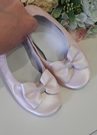 Чешки з бантом з рожевої шкіри