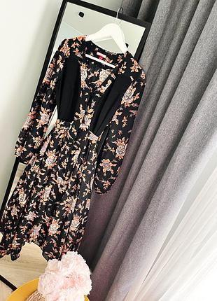 Неймовірна сукня