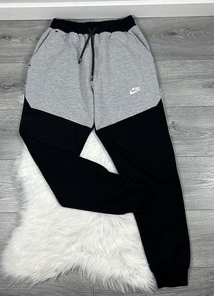 Жіночі спортивні штани nike
