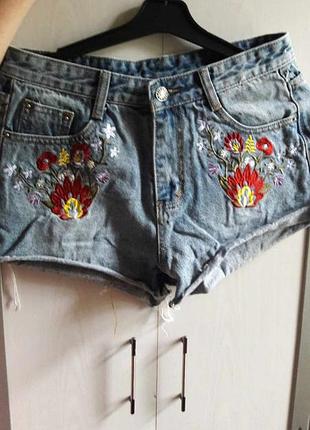 Шорты женские с вышивкой