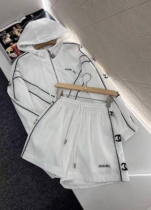 Белый спортивный костюм ветровка и шорты люкс