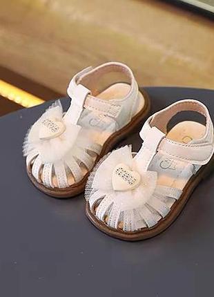 Босоніжки дитячі 8