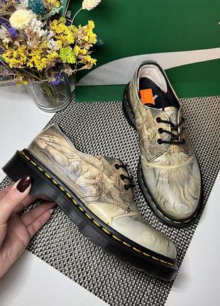 Оригінальні туфлі dr martens