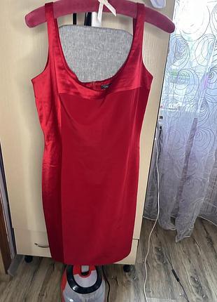 Червона сукня з атласними вставками  tahari