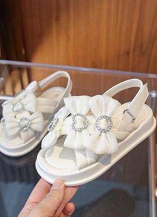 Босоніжки дитячі 2