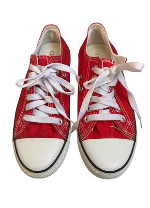Червоні кеди converse
