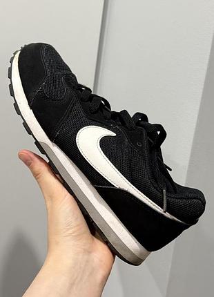Жіночі кросівки nike md runner 2 оригінал, вживані, розмір 37,5 (23,5 см)