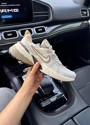 Nike v2k run light orewood brown