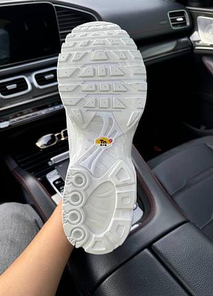Nike air max plus triple white 2