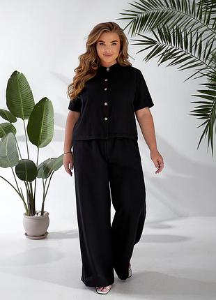 Льняной костюм с укороченной рубашкой на пуговицах с воротником стойка с брюками палаццо с карманами