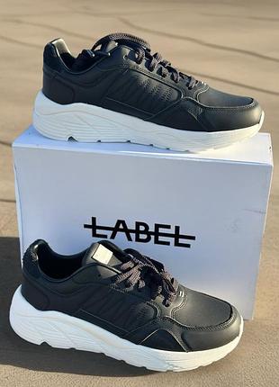 Шкіряні кросівки