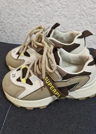 Кроссовки на девочку, размер 29