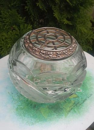 Роузбол хрустальный с посеребряной сеточкой в отличном состоянии.