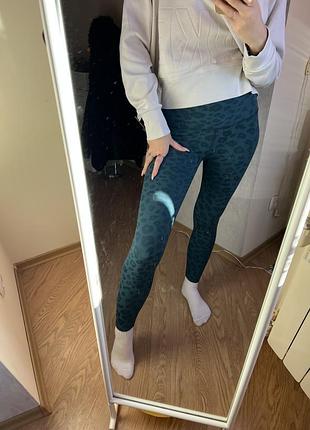 Лосины в анималистичный принт