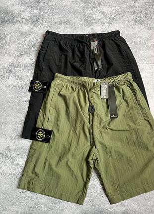 Нейлонові шорти stone island