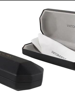 Корпусний футляр для окулярів від viktor&rolf.