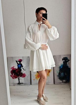 Стильна сукня з прошви вільного крою з подвійною спідницею