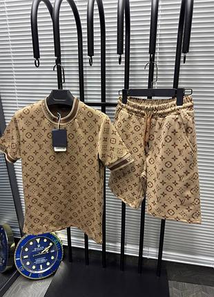 Топовый летний костюм lv