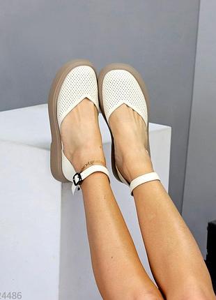 Якісні легкі натуральні шкіряні закриті босоніжки відкриті туфлі з перфорацією і ремінцями