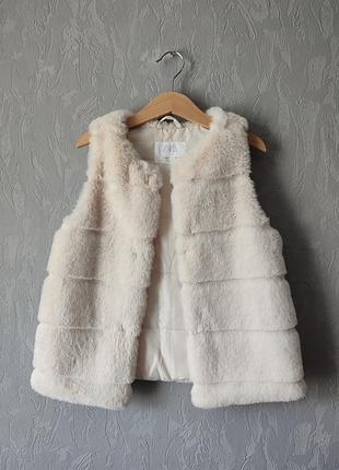 Гарна хутряна жилетка zara