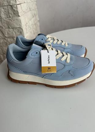 Кросівки 39-40