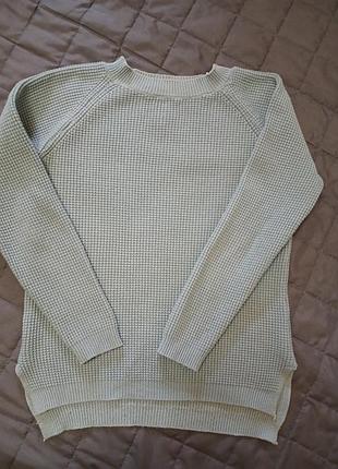 Теплая кофточка красивого цвета