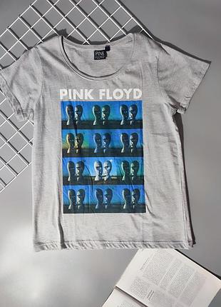 Серая женская футболка с принтом pink floyd