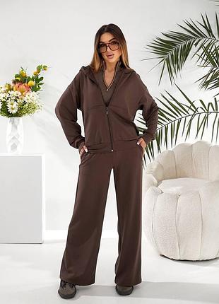 Прогулочный костюм в спортивном стиле, под бренд