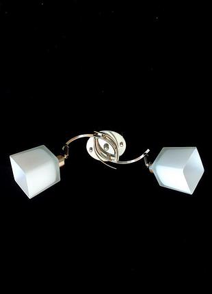 Люстра з поворотними плафонами на 2 лампи