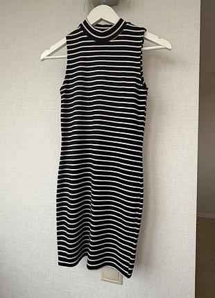 Сукня футляр reserved