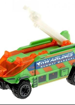Машинка hot wheels runway res-q