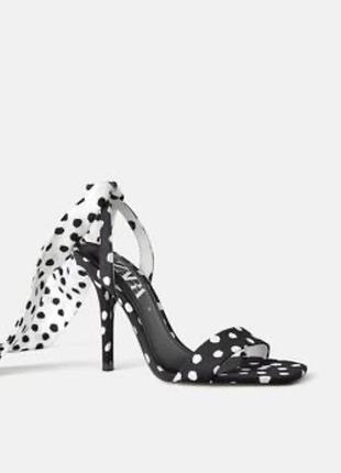 Босоніжки zara 🖤🤍