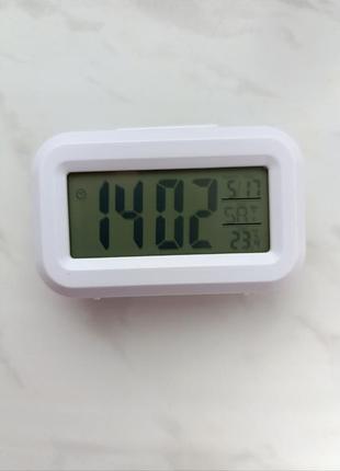 Годинник настільний на батарейках, термометр, будильник, дата.