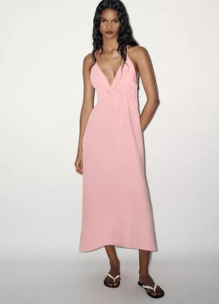 Струящее платье средней длины