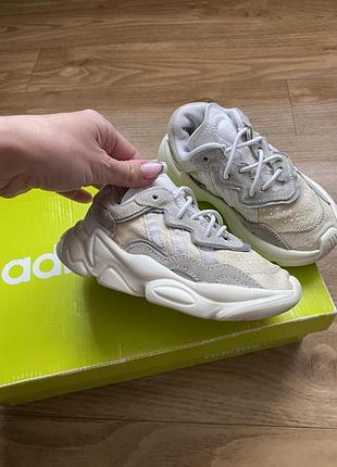 Стильні зручні кросівки adidas ozweego оригінал 26,5 розмір