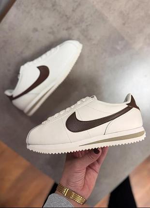 Кросівки жіночі nike cortez білі