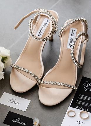 Босоніжки на шпильці steve madden