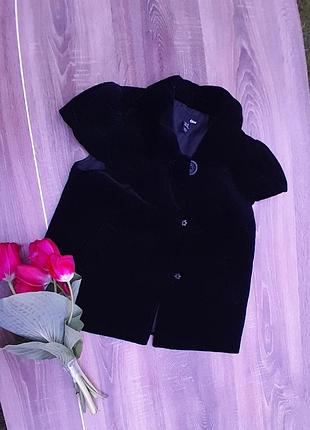 Стильный женский бархатный пиджак на короткий рукав