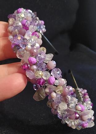 Обруч з кришталевими намистинками та крихтою каменю аметист