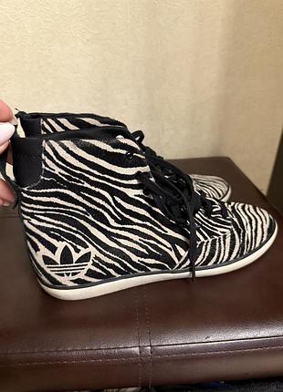 Кроссовки adidas