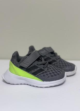Дитячі кросівки adidas , 20 р. оригінал
