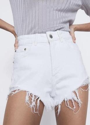 Шорти джинсові міні вкорочені рваний низ висока посадка білі zara 32