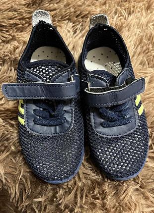 Кросівки в сітку