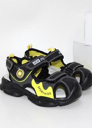 Спортивні босоніжки для хлопчиків із закритим носом