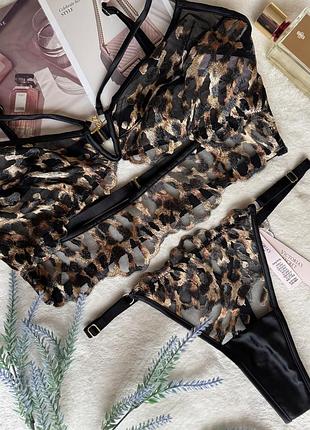 Бюстик трусики комплект victoria’s secret оригинал