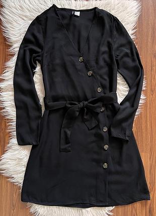 Чорна віскозна сукня з рукавом та гудзиками h&m