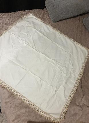 Скатерка с кружевом